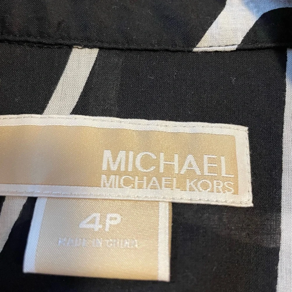 Michael Michael Kors Black and White Print Button Down Top Size 4P - Picture 5 of 11